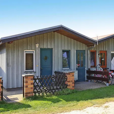 Bootshaus, Mirow, Cleaning Included Holiday home Mirow