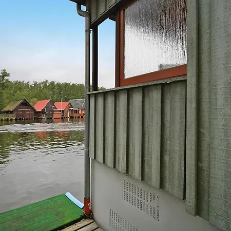 Dom wakacyjny Boathouse In Mirow By Mueritz-Havel Canal, Cleaning Included *